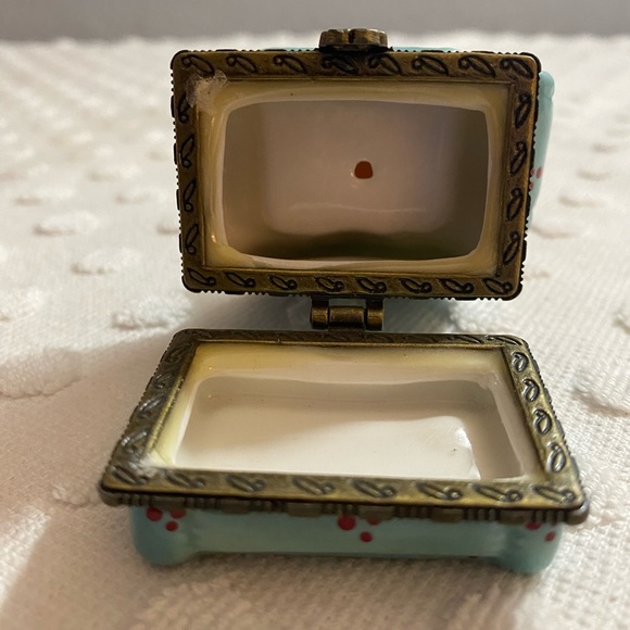 Treasure Box Hinged Memory Keepsakes Porcelain Bear - Picture 5 of 8